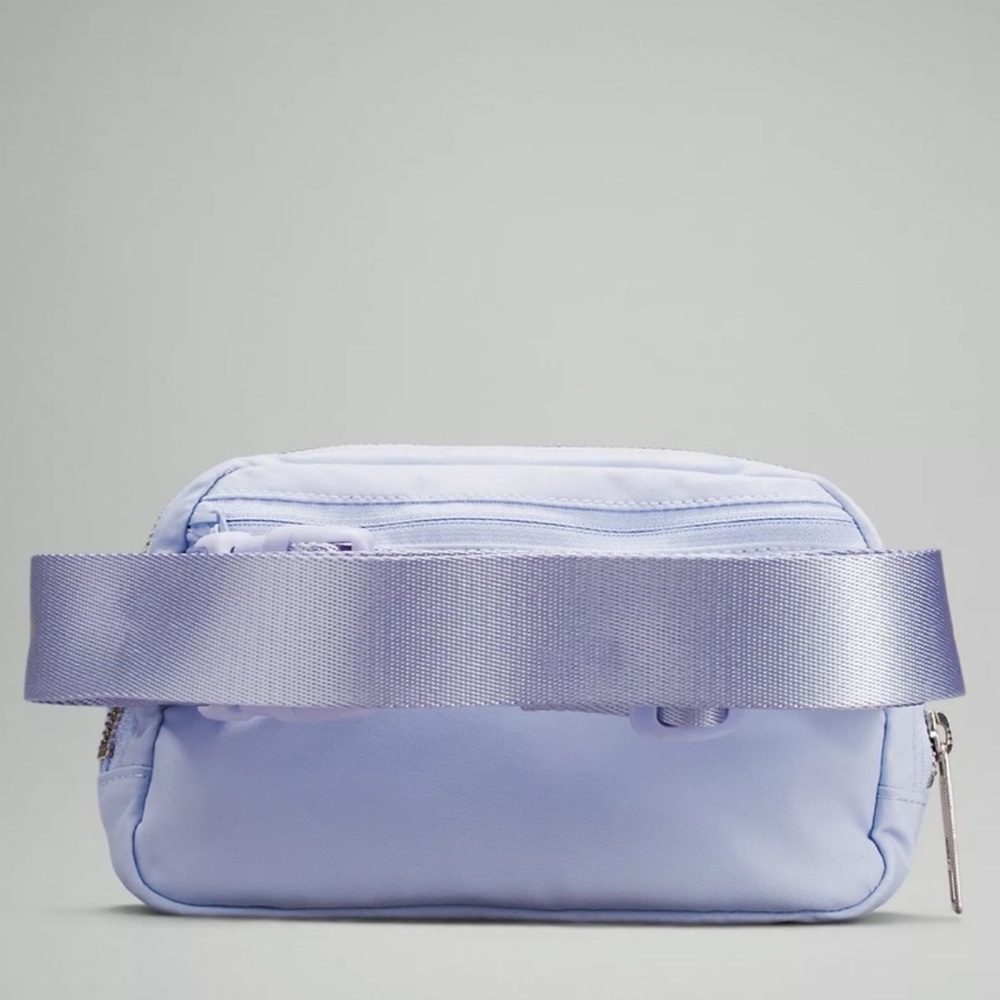 π Lululemon Everywhere Belt Bag Pastel Blue OUT OF STOCK COLOR TikTok Famous - Picture 3 of 14